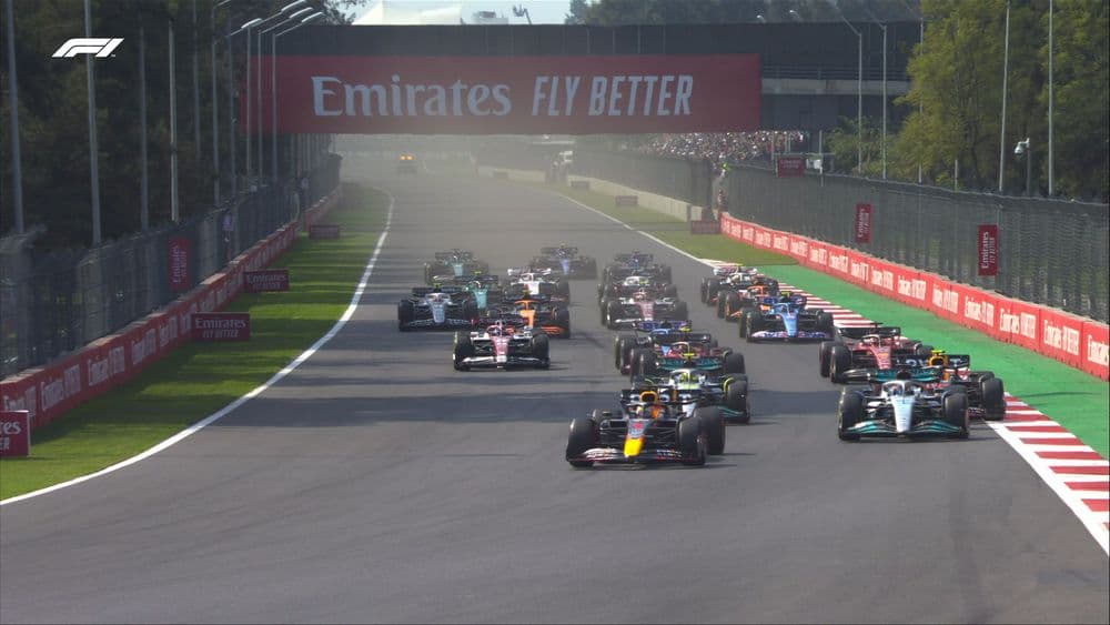 Les monoplaces au premier virage du GP du Mexique