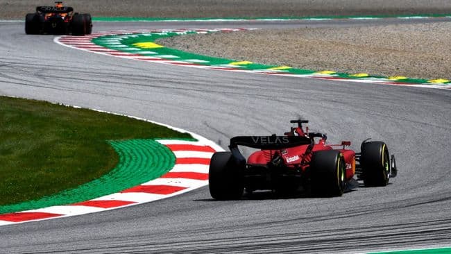 Leclerc et Verstappen lors de la course sprint du Grand Prix d'Autriche