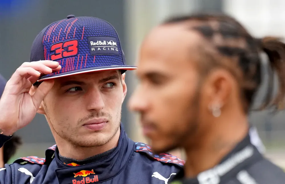Lewis Hamilton et Max Verstappen