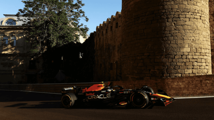 Sergio Perez victorieux lors de la course Sprint de Bakou