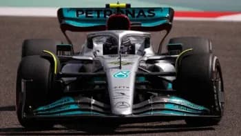 La T-Cam jaune chez Mercedes permet d'identifier la monoplace de Lewis Hamilton