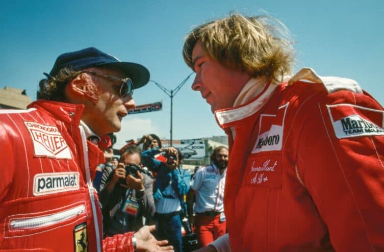 Niki Lauda porte les stigmates de son accident