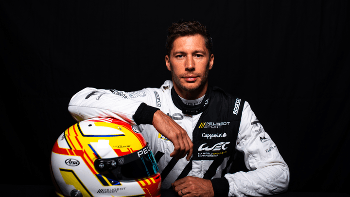 Portrait de Loïc Duval, pilote Peugeot en WEC et consultant F1 sur Canal+