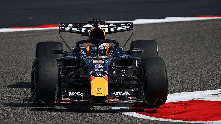 Max Verstappen au volant de sa Red Bull RB22 lors des essais de pré-saison 2026 à Bahreïn