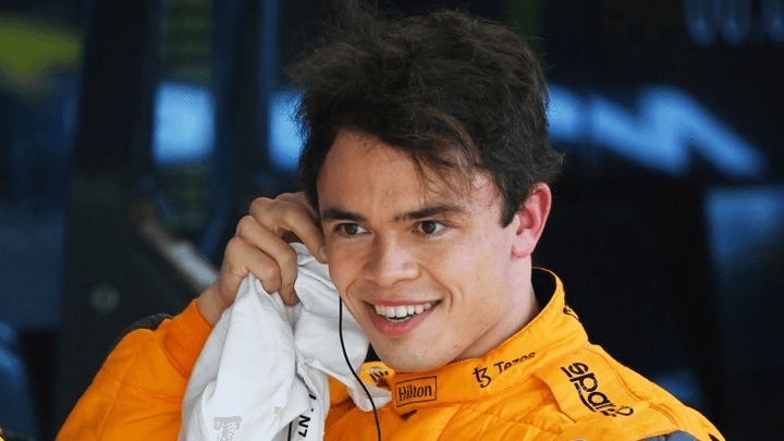 Nyck De Vries en combinaison McLaren