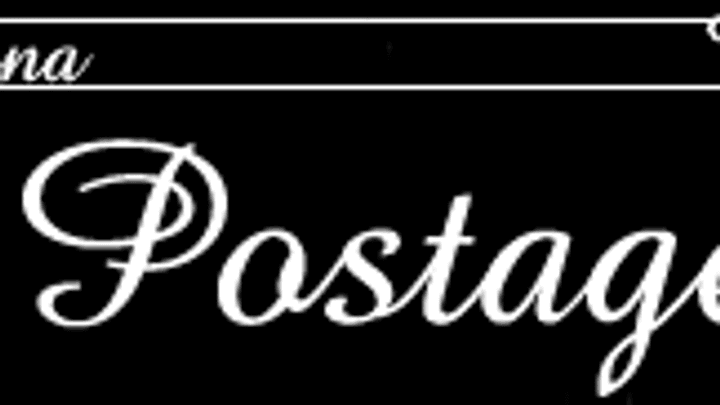 Logo Card Postage avec globe terrestre et enveloppe sur fond noir