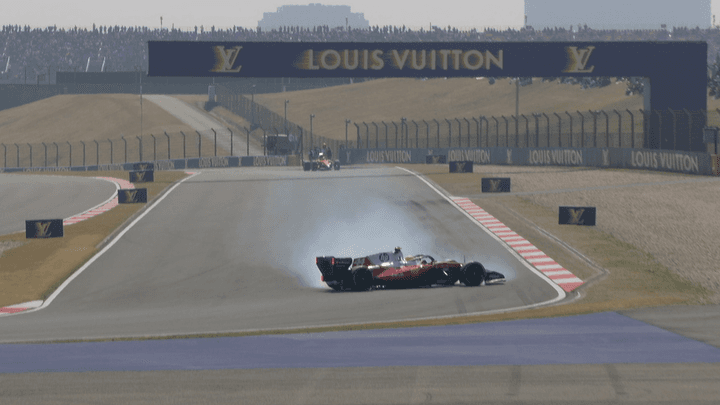 Une Ferrari fait un tête à queue aux essais libres du Grand Prix de Chine 2026