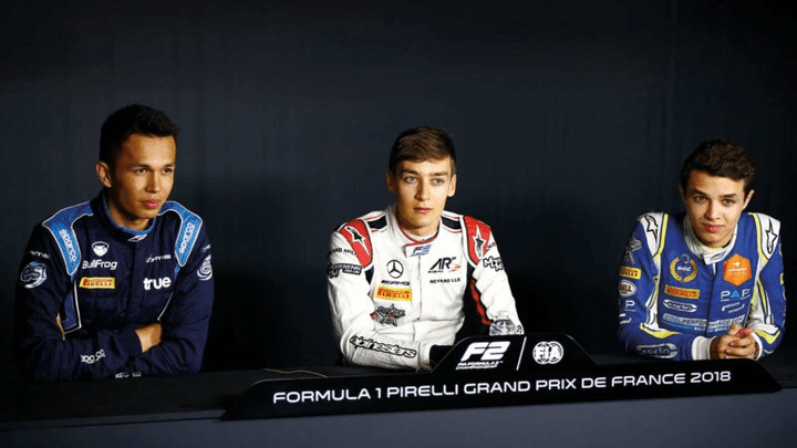 Lando Norris, George Russell et Alex Albon lors d'une conférence de presse officielle en Formule 1