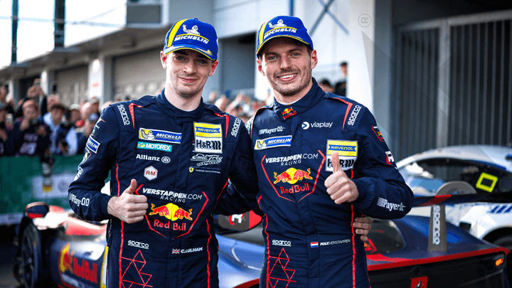 Verstappen tout sourire après sa victoire en GT3