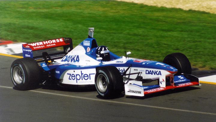 Voiture de Formule 1 Danka Zepter en action sur circuit pendant la période Yamaha