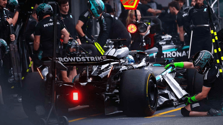 Un arrêt aux stands de Mercedes en 2026