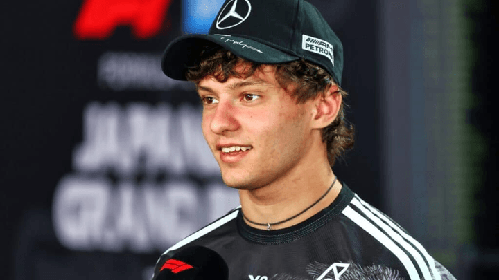 Kimi Antonelli en interview au Japon