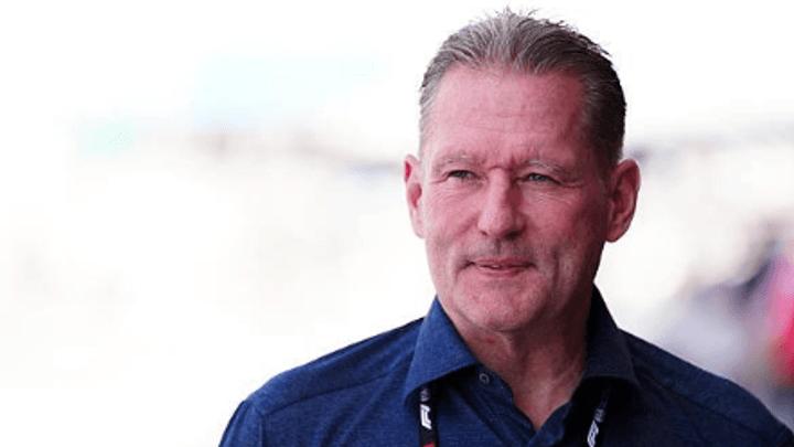 Jos Verstappen, père de Max Verstappen, sur le paddock lors d'un Grand Prix de F1