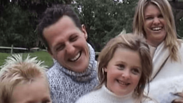 Michael Schumacher en famille, photo d'archives montrant le pilote allemand avec sa femme et ses enfants