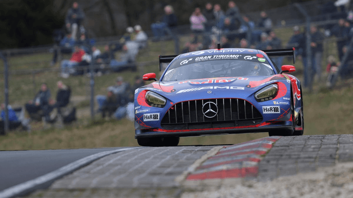 Mercedes AMG GT3 Red Bull Racing sur la Nordschleife du Nürburgring