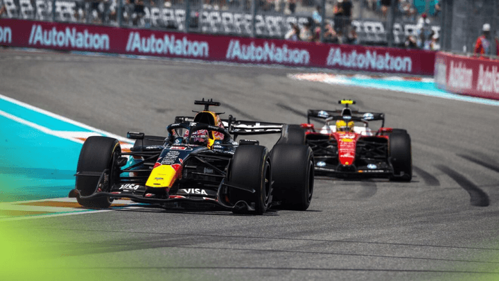 Bataille serrée entre voitures de F1 sur le circuit de Miami