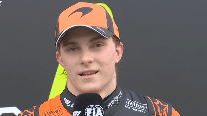 Oscar Piastri en interview après une course de Formule 1