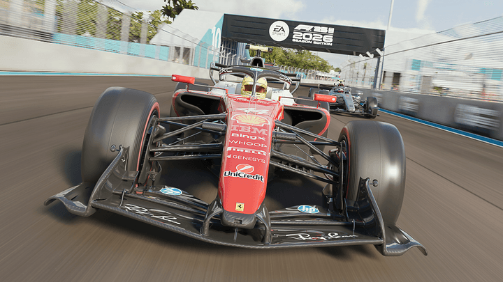 Voiture de Formule 1 rouge en action sur circuit avec logo F1 25